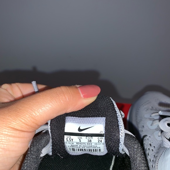 Grey & Black Nike Free Run - Picture 6 of 6